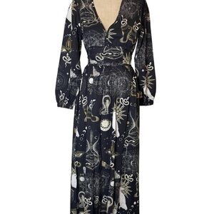 Chic Black Celestial Print Maxi Dress